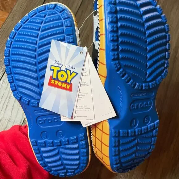NWT Crocs Pixar Toy Story Woody size Junior 5 kids clogs